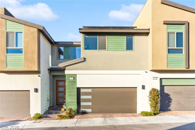 MLS: 2779405 Condo For Sale