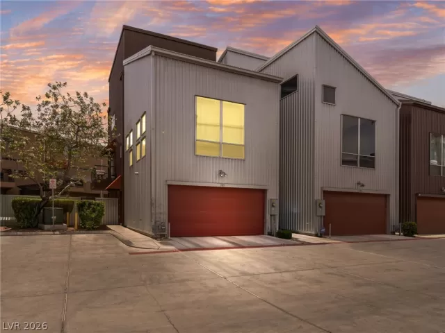 MLS: 2779424 Condo For Sale