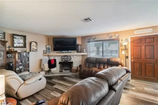 Photo #3: 2779428 Listing 