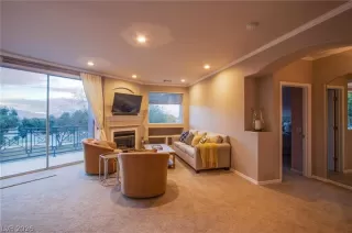 Photo #5: 2779437 Listing 