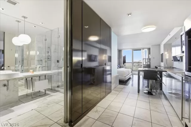 MLS: 2779507 Condo For Sale