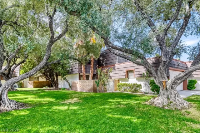 MLS: 2779525 Condo For Sale