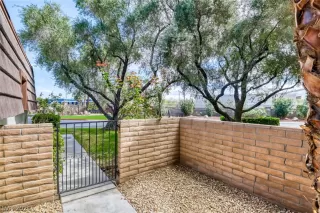 Photo #3: 2779525 Listing 