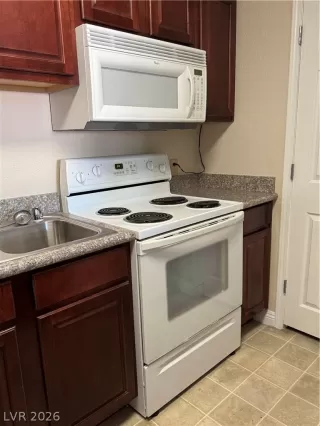 Photo #4: 2779544 Listing