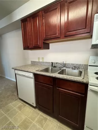 Photo #6: 2779544 Listing