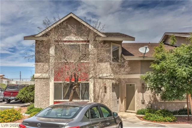 MLS: 2779560 Condo For Sale