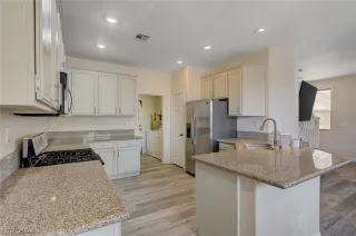 Photo #1: 2779573 Listing 