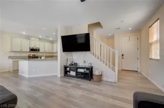 Photo #2: 2779573 Listing 