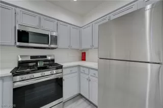 Photo #3: 2779612 Listing 