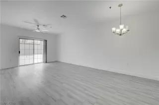 Photo #5: 2779612 Listing 