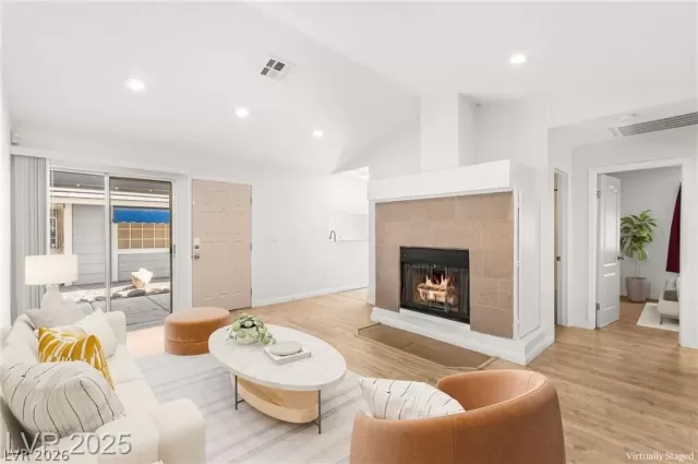 MLS: 2779664 Condo For Sale