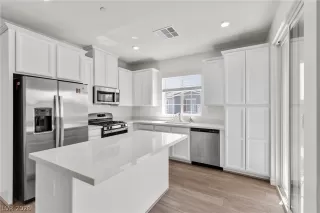 Photo #5: 2779668 Listing 