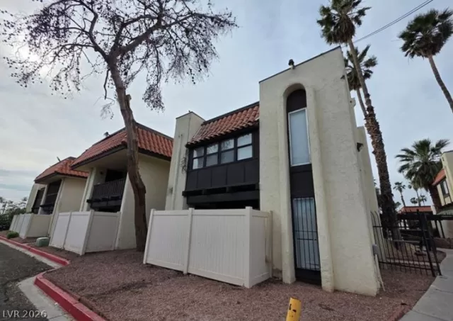 MLS: 2779712 Condo For Sale
