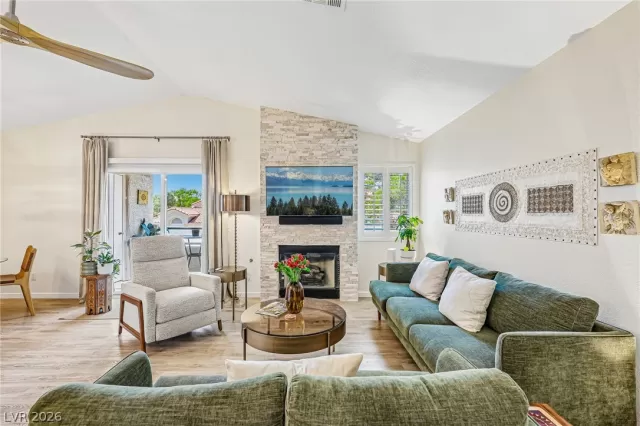 MLS: 2779722 Condo For Sale