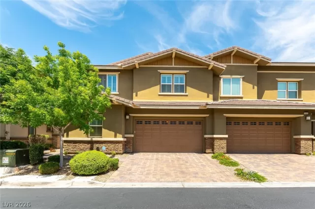 MLS: 2779738 Condo For Sale