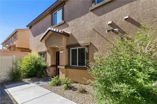 Photo #2: 2779831 Listing