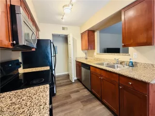 Photo #5: 2779845 Listing