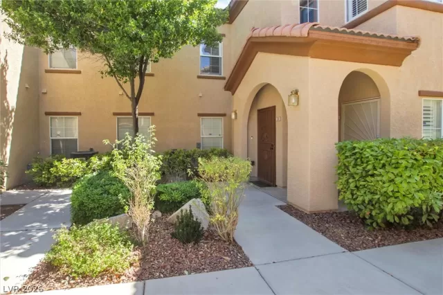 MLS: 2779846 Condo For Sale