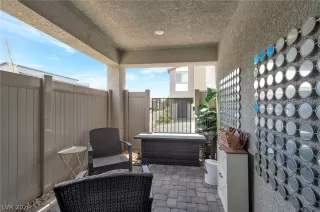 Photo #4: 2780850 Listing