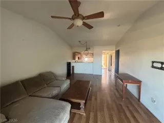 Photo #4: 2780970 Listing
