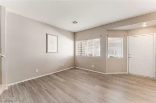 Photo #4: 2780983 Listing 