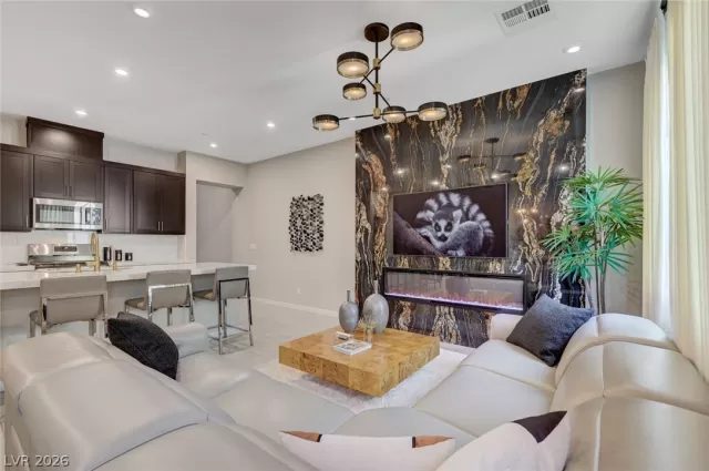 MLS: 2781004 Condo For Sale