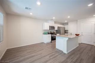 Photo #4: 2781070 Listing 