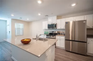 Photo #6: 2781070 Listing 