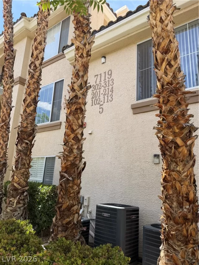 MLS: 2781090 Condo For Sale