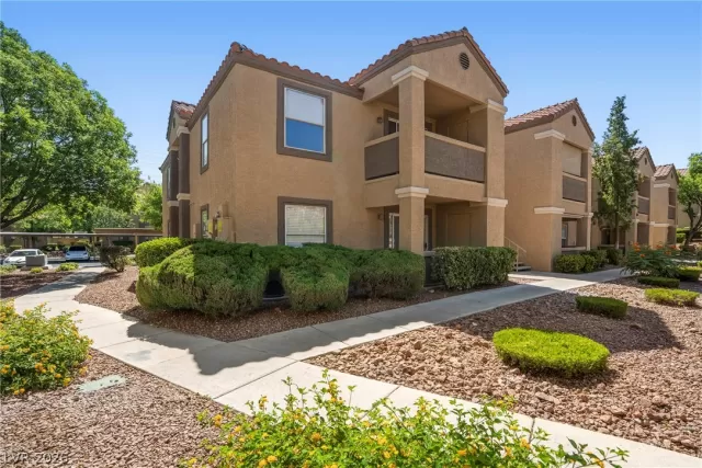 MLS: 2781109 Condo For Sale