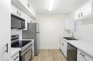 Photo #4: 2781109 Listing