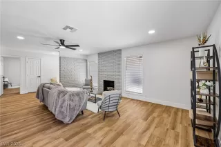 Photo #5: 2781125 Listing 