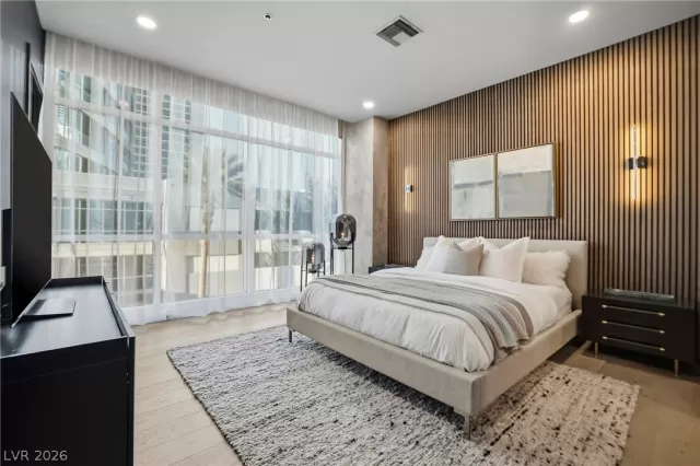 MLS: 2781152 Condo For Sale