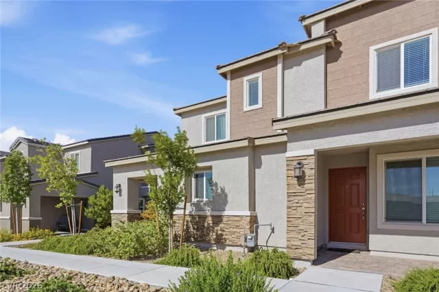 MLS: 2781156 Condo For Sale