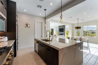 Photo #4: 2781167 Listing 