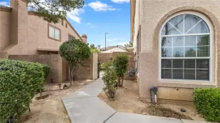 Photo #1: 2781208 Listing 