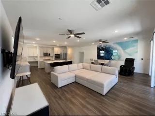 Photo #2: 2781210 Listing