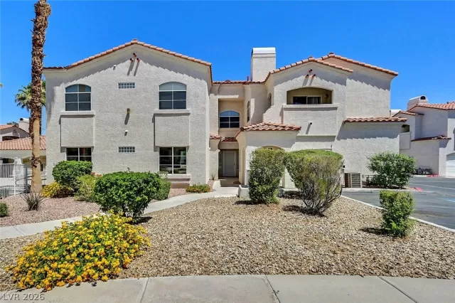 MLS: 2781243 Condo For Sale