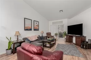 Photo #5: 2781246 Listing