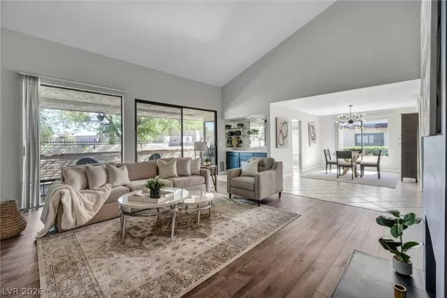 MLS: 2781268 Condo For Sale