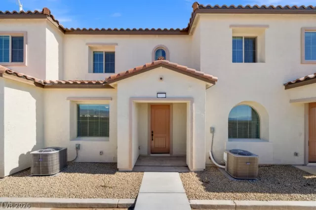 MLS: 2781313 Condo For Sale