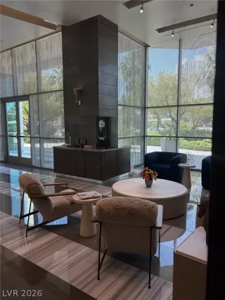 Photo #6: 2781318 Listing