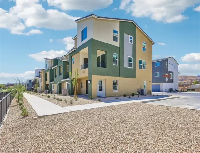 MLS: 2781321 Condo For Sale