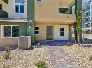 Photo #2: 2781321 Listing