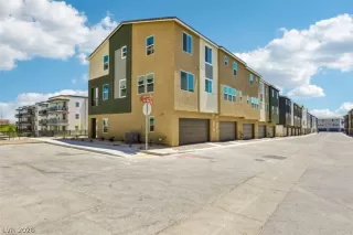 Photo #3: 2781321 Listing