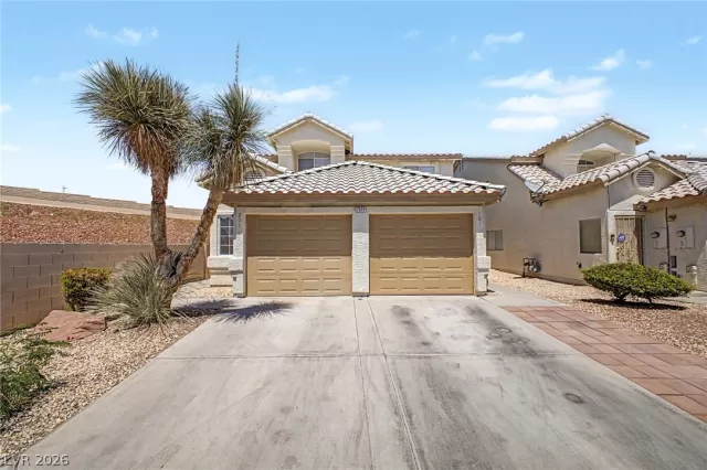 MLS: 2781390 Condo For Sale