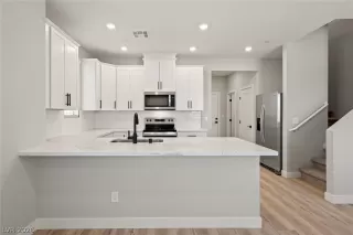 Photo #2: 2781416 Listing 