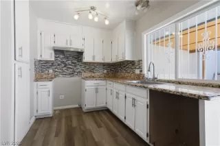 Photo #5: 2781423 Listing 