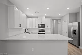 Photo #3: 2781426 Listing 