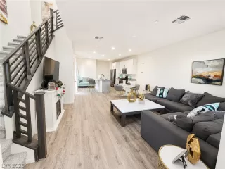 Photo #6: 2781431 Listing 